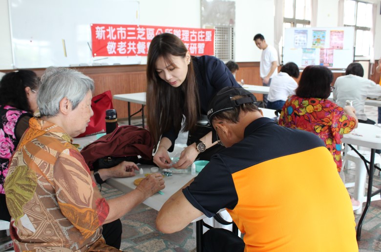 主任進行教學